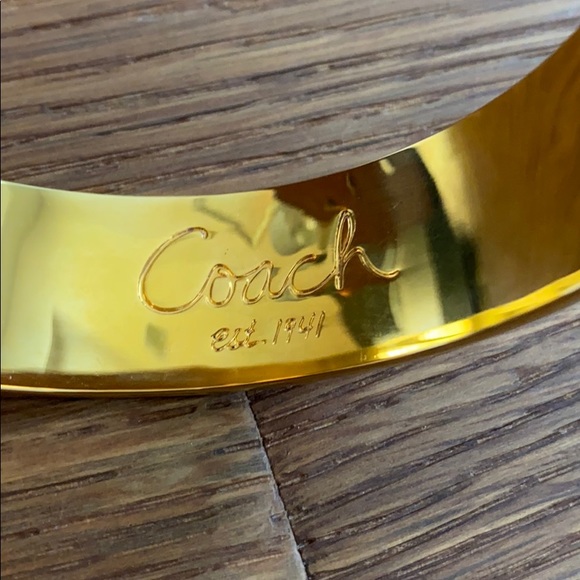 Coach - Picture 5 of 8